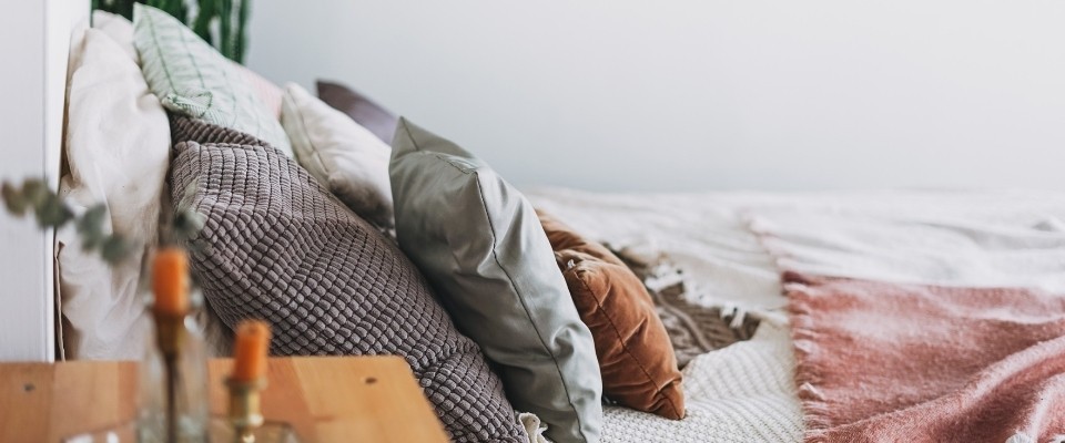 Sypialnia oggi – stwórz miejsce, które naprawdę służy do snu 